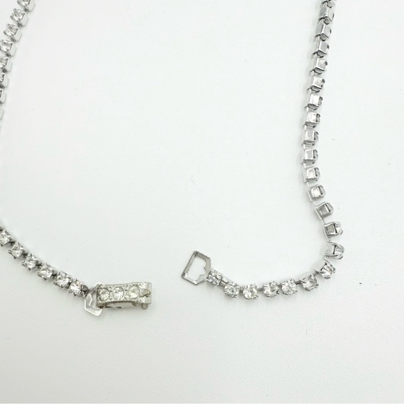 Vintage Chevon Shaped Silver Tone Clear Crystal rhinestones Necklace - Picture 7 of 8
